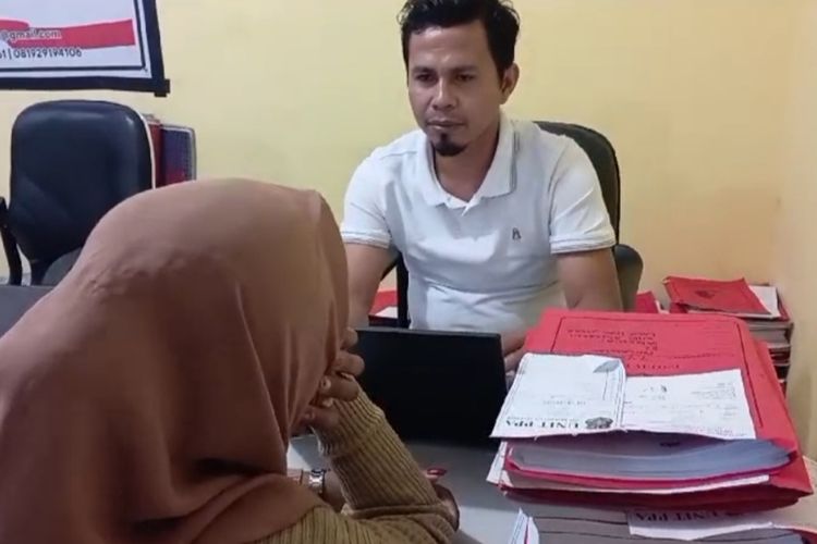 IRT Di Lombok Melakukan Live Syur Di Aplikasi Tiktok Karna Tergodan Koin Jutaan