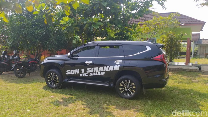 Fakta di Balik Viral SD Negeri Punya Pajero di Salam Magelang